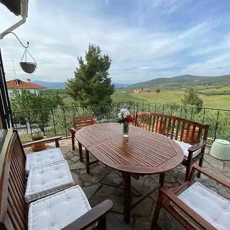 فيلة Elia House *